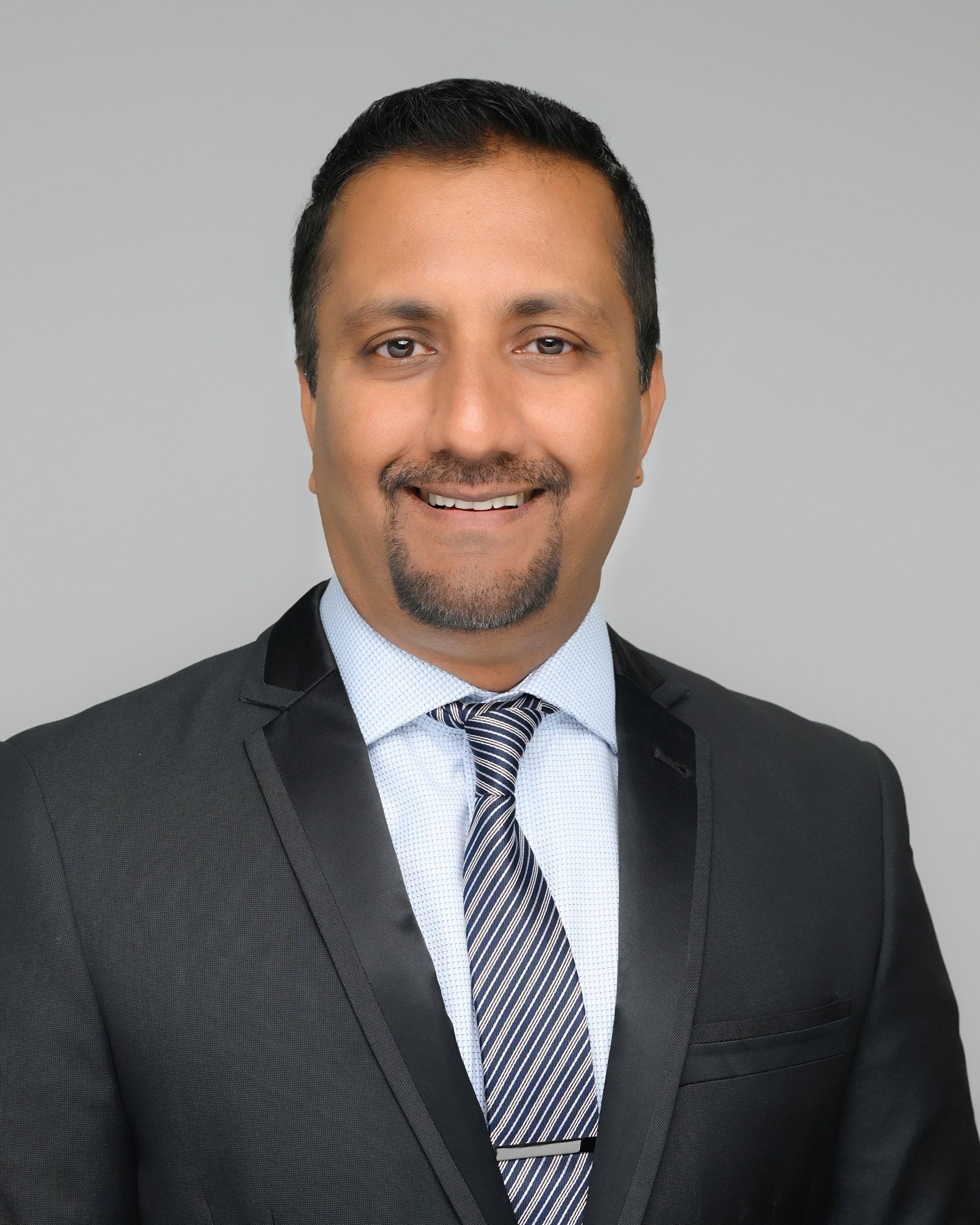 Dentist Photo | Dental Clinic Team Member | Local Dentist | Dental Team Staff Member