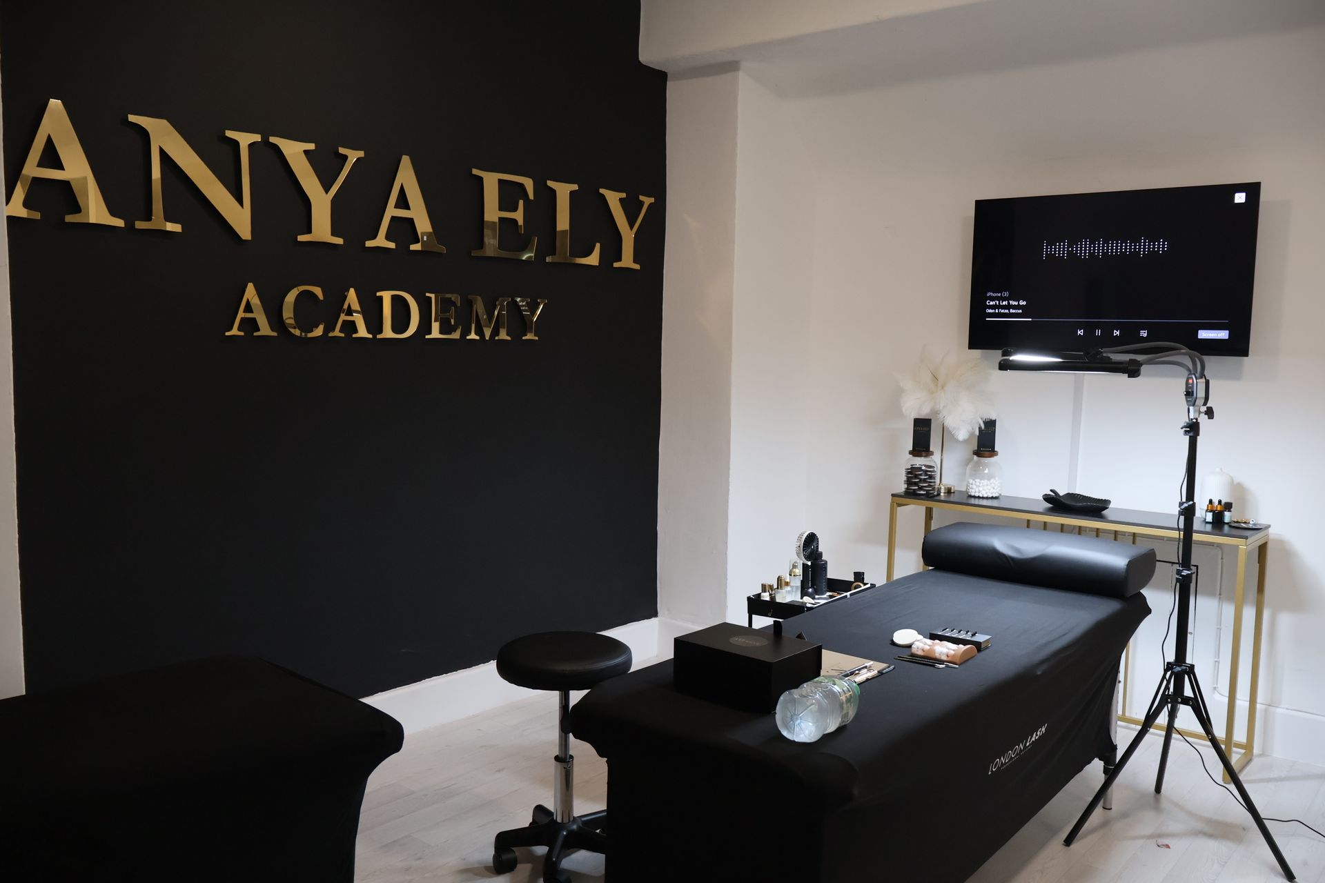 Anya Ely lash extension training academy