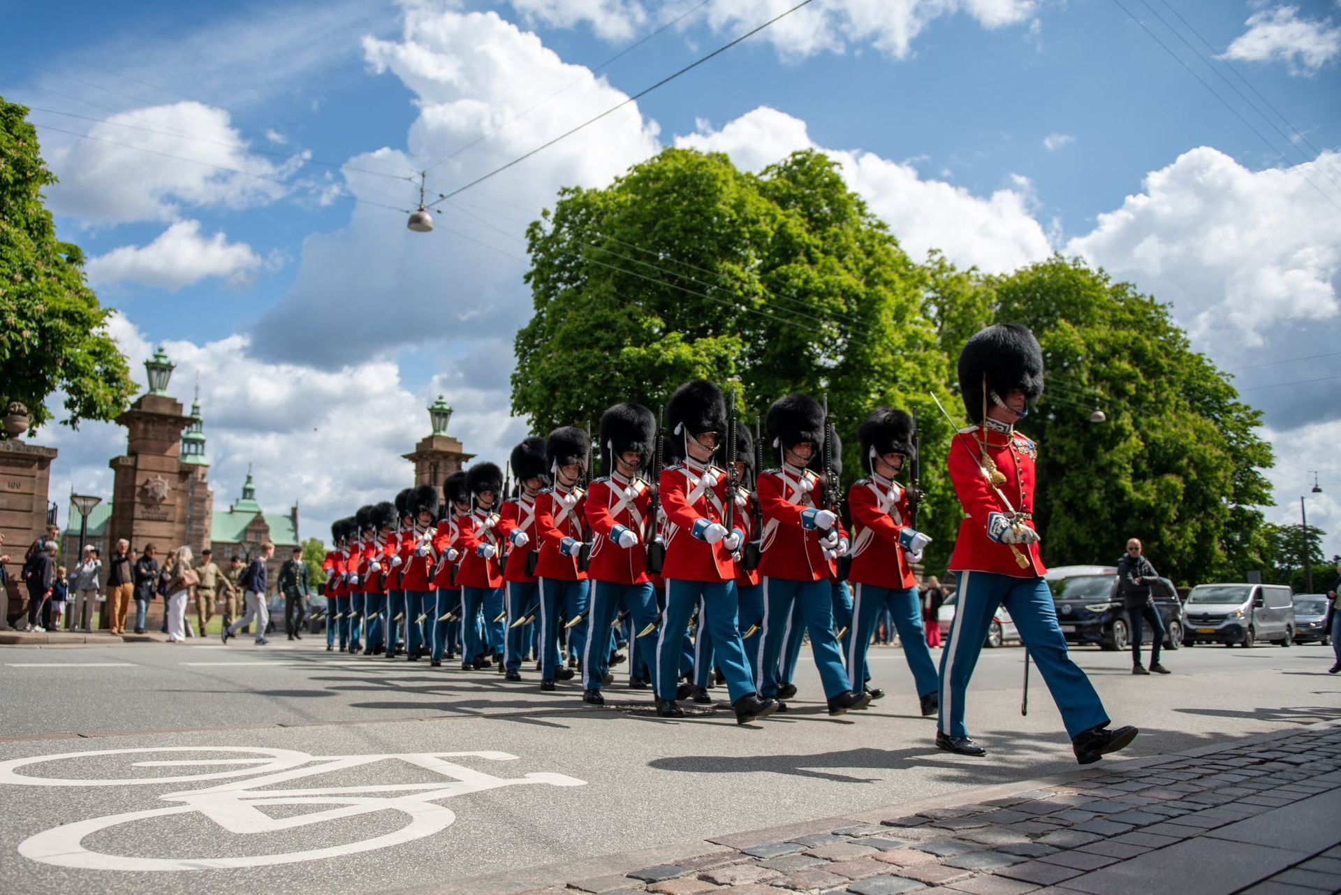rød gall uniform