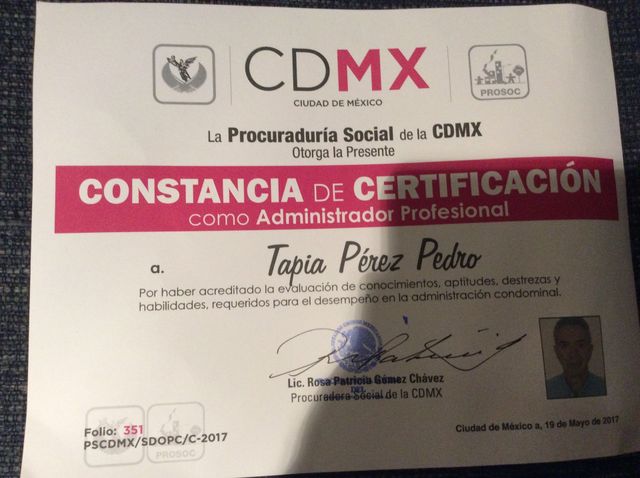Certificate from La Procuraduría Social de la CDMX, certifying Pedro Tapia Pérez as a Professional Administrator.