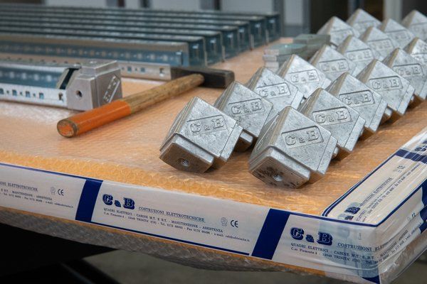 Assemblaggio cabine elettriche