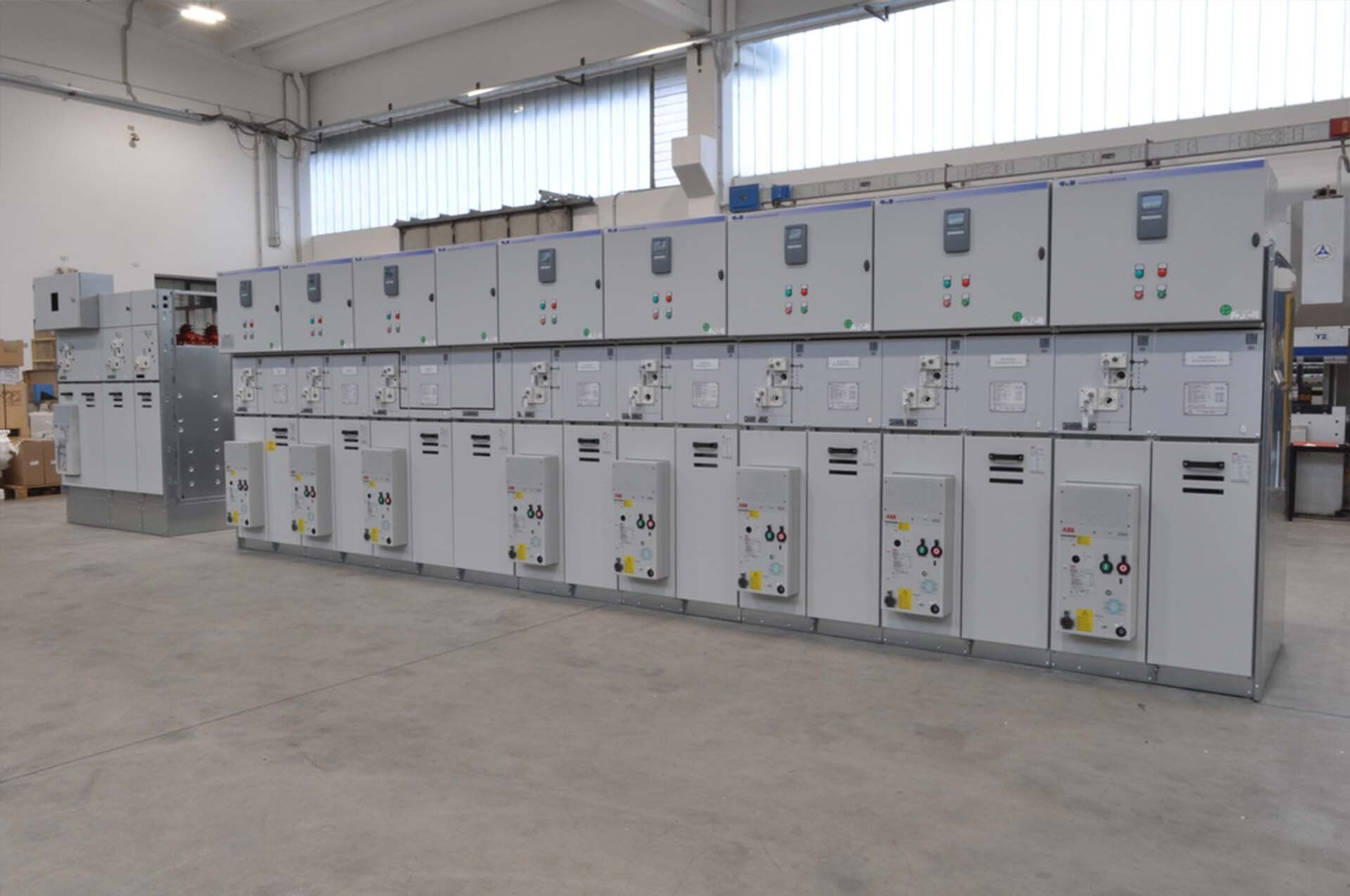 vista_quadri_elettrici_interno_azienda
