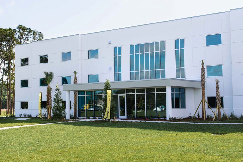 A large white building with a lot of windows