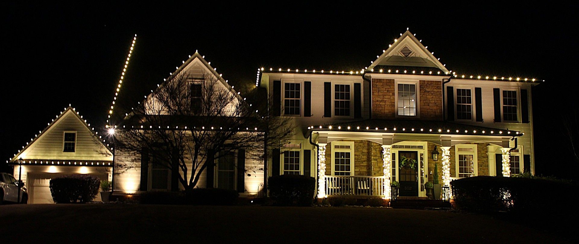 Holiday lighting display installed by Bridges Lighting Pros