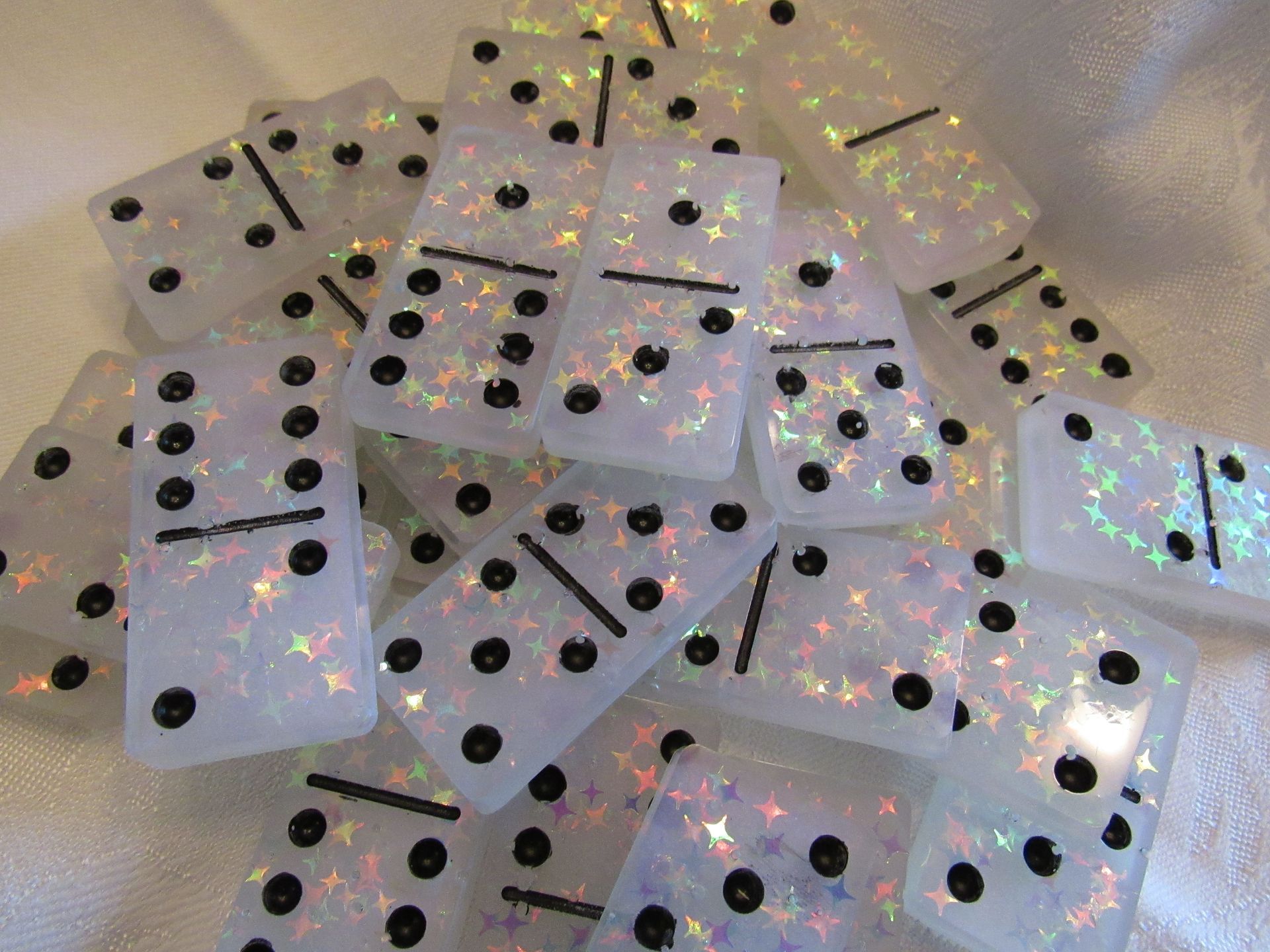Holographic Star Dominoes