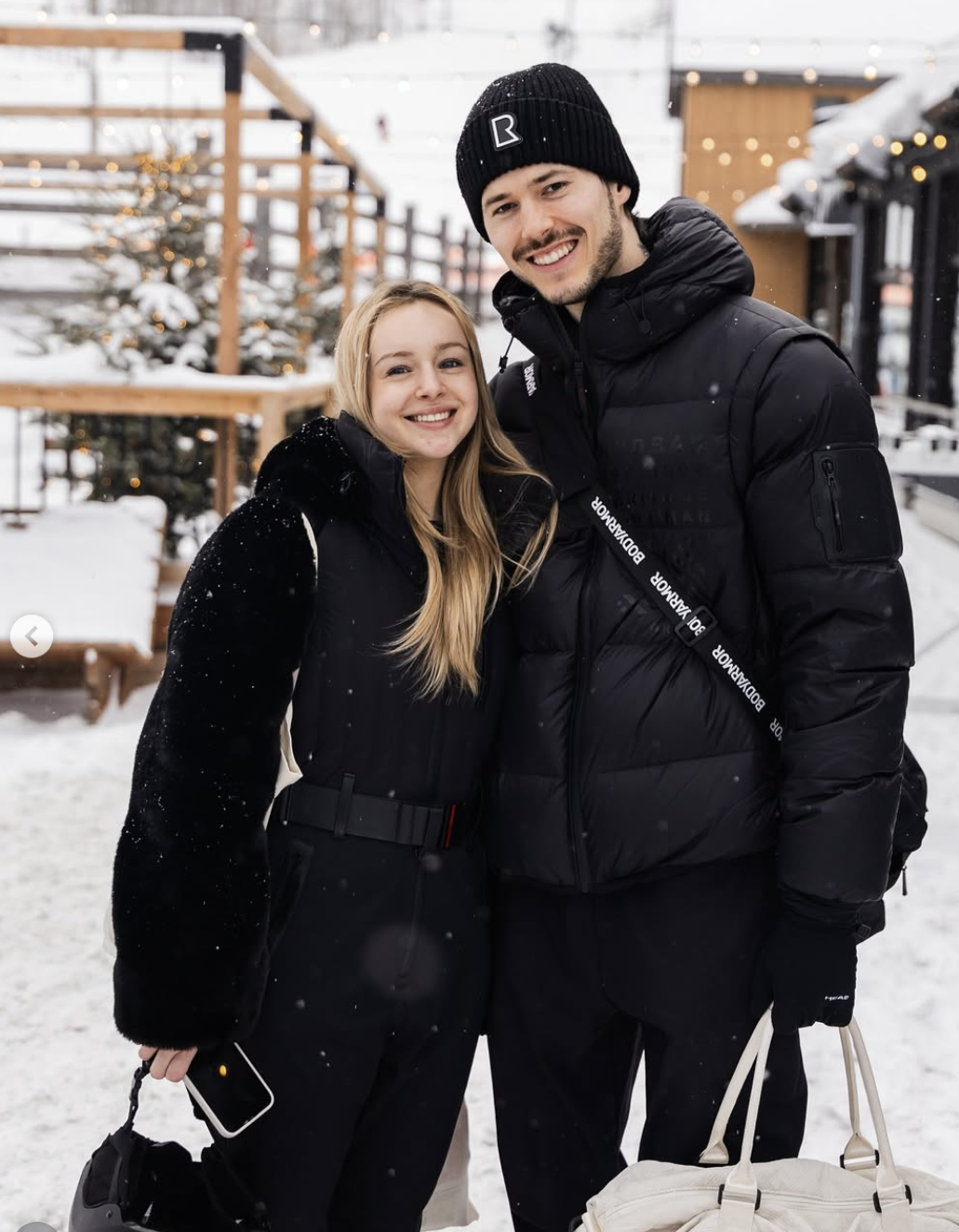 couple heureux evenement hiver