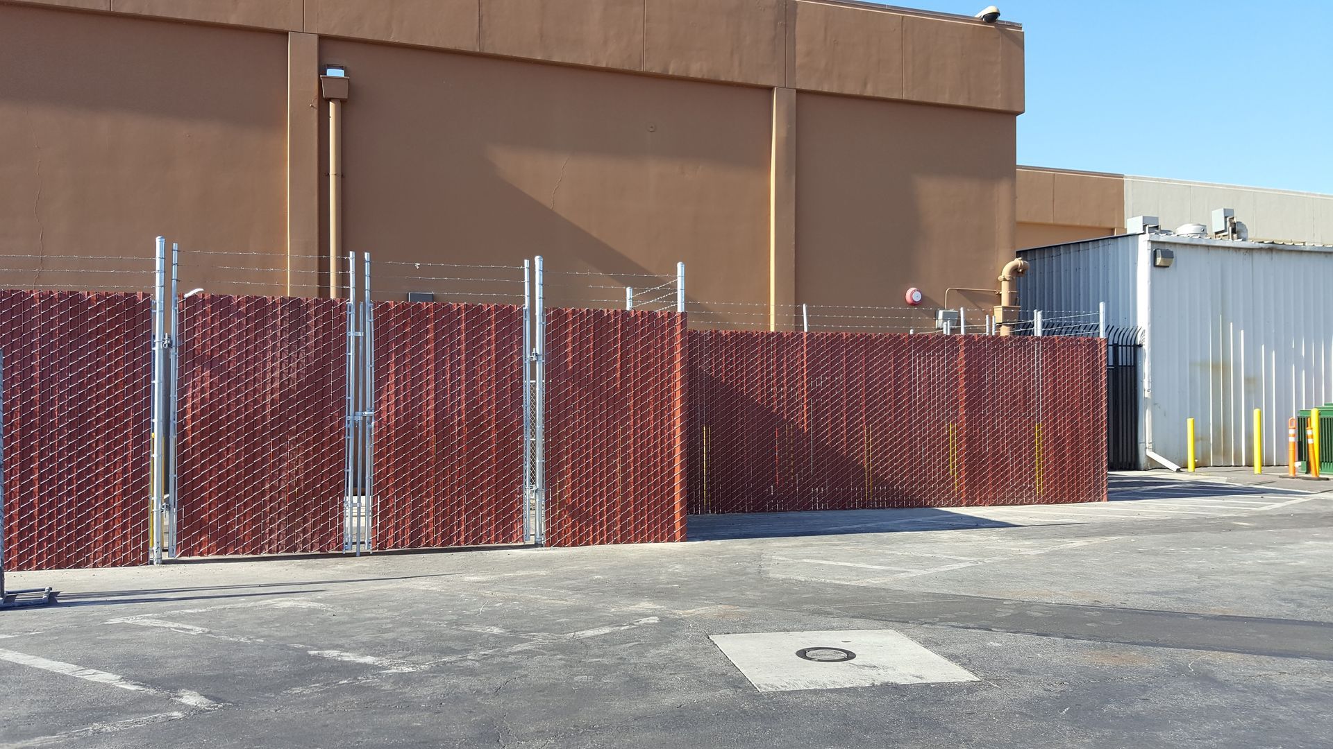 Privacy chain-link fence project finished in Orange County