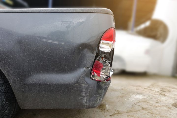 Professional Mechanic In The Garage - Cambridge, MN - Larson's Auto Body Professional Mechanic In The Garage - Cambridge, MN - Larson's Auto Body