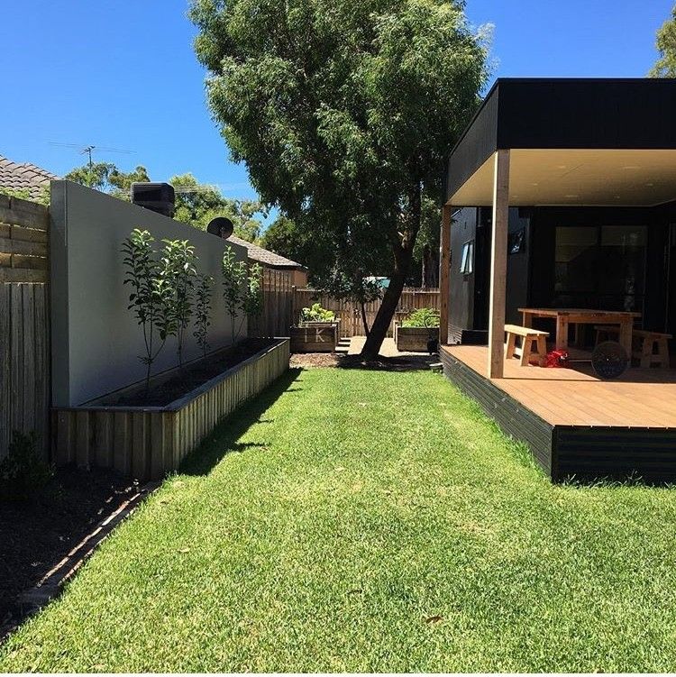 Black house, apple trees, silver top ash decking, mornington peninsula builders, custom home