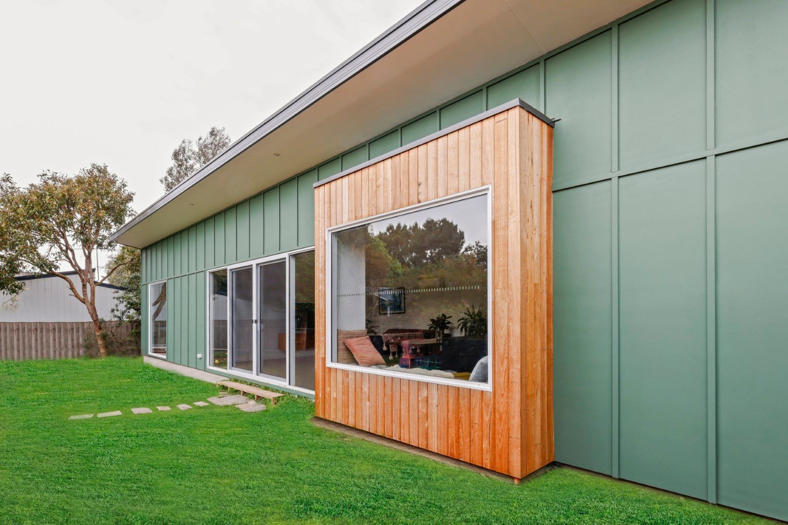 Green batten house in Balnarring