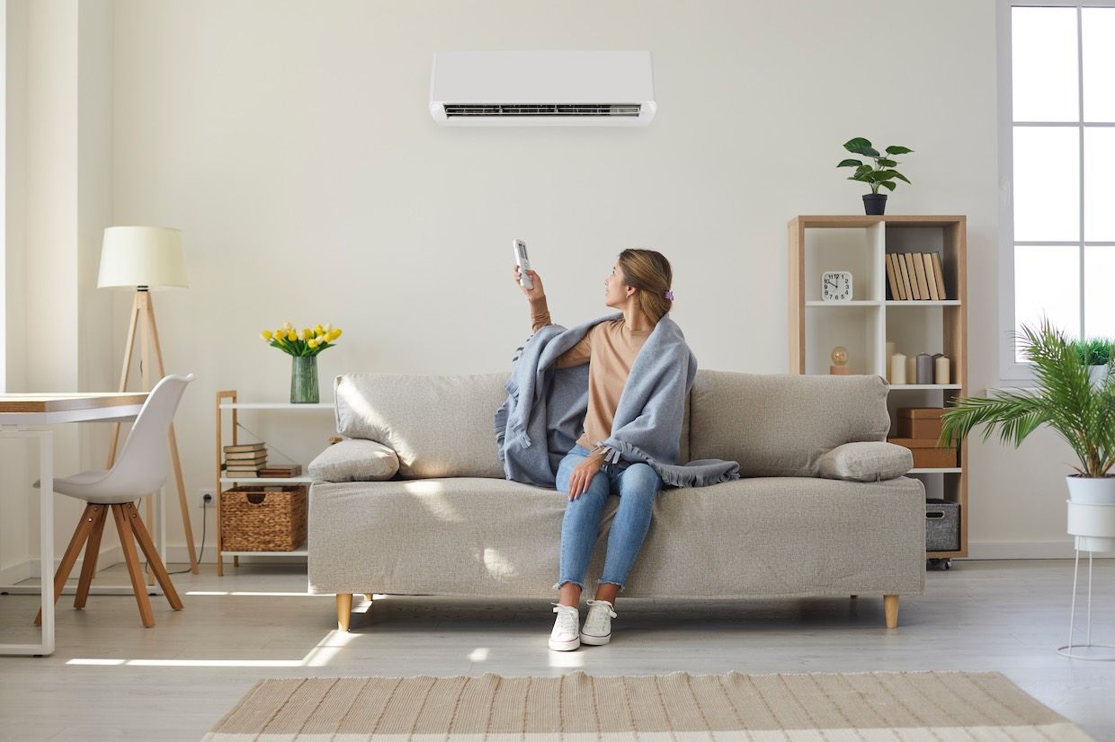 A diagram showing how Net Metering works for a home.