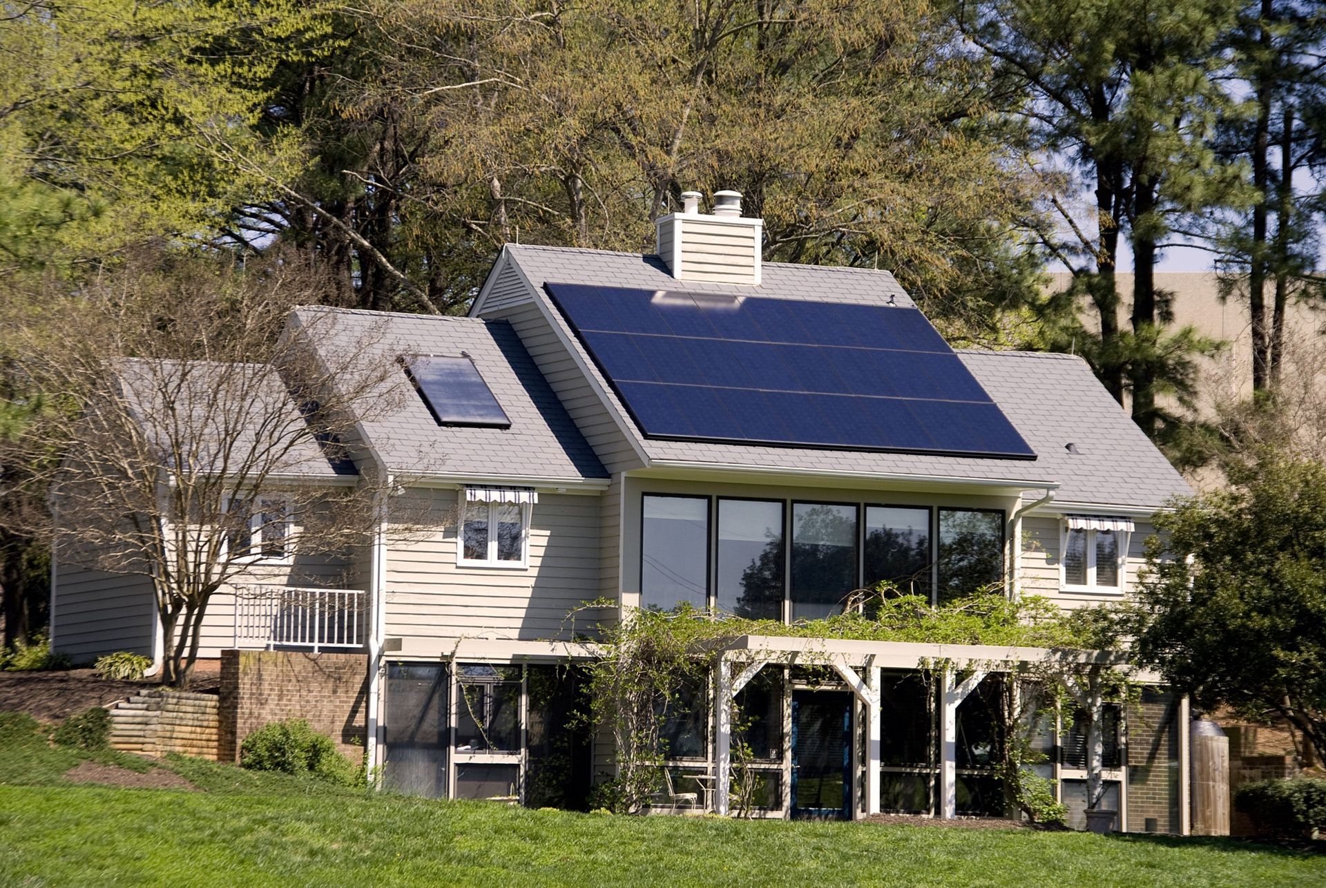 A diagram showing how Net Metering works for a home.
