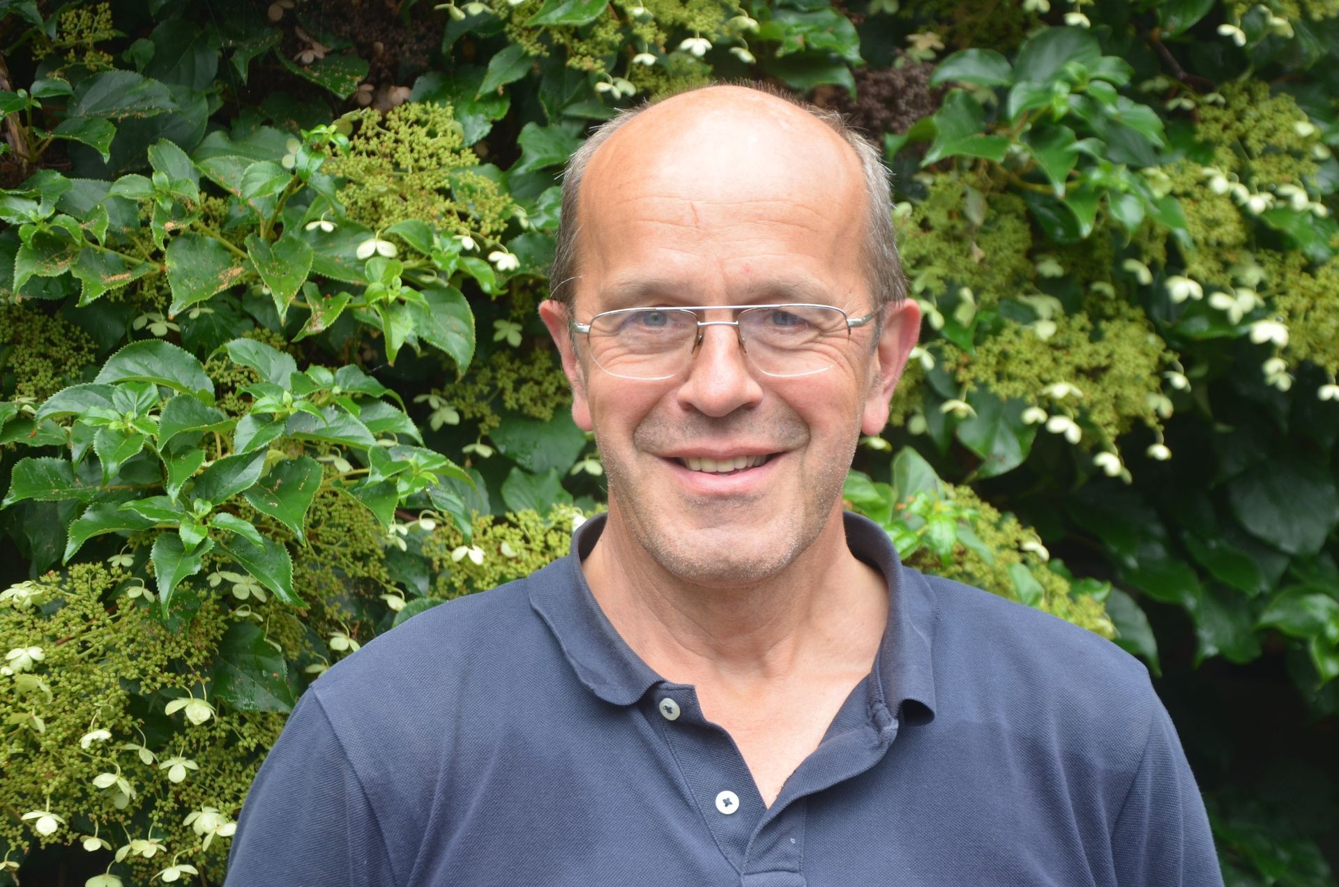 Dr. Rolf Völker
