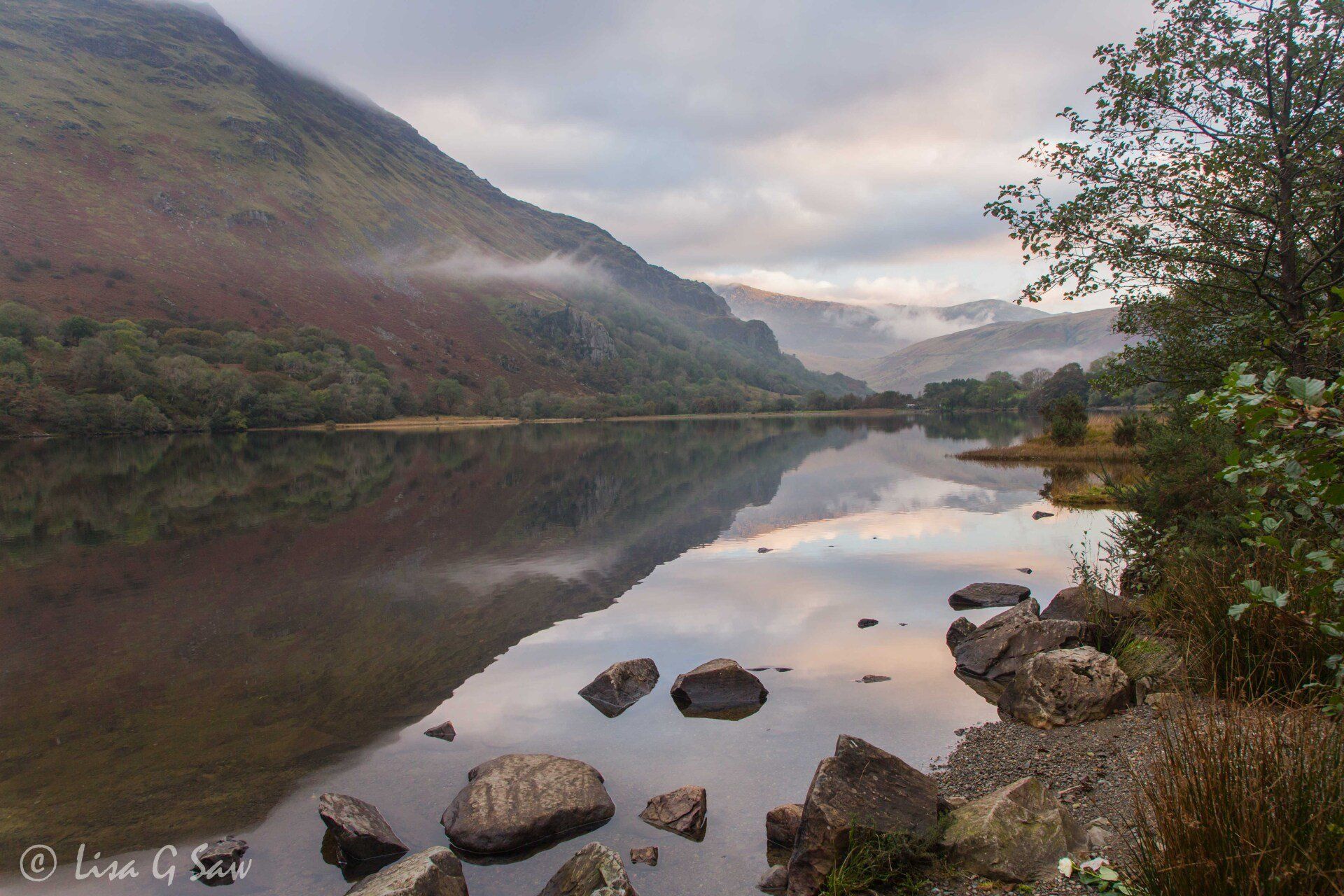 Early morning Llyn Gwynant at Snowdonia National Park