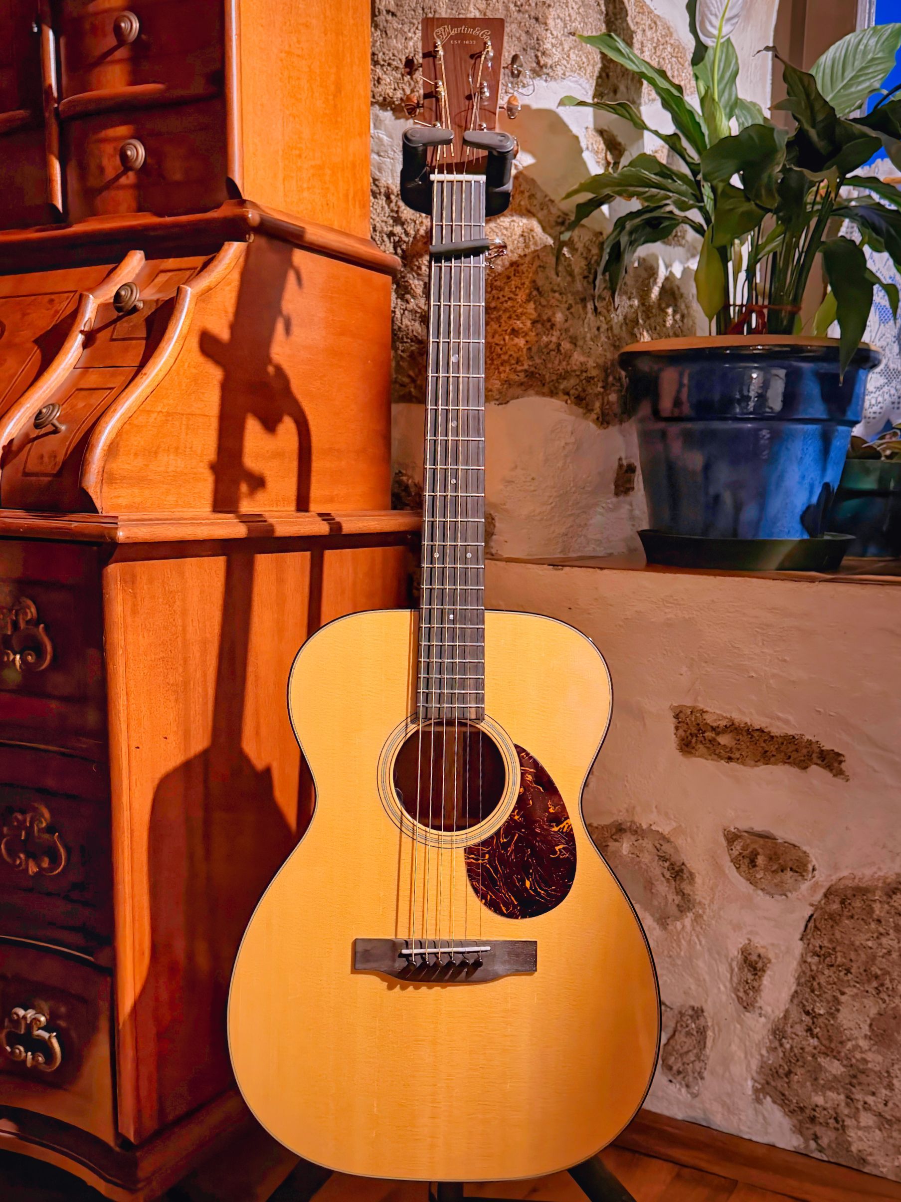 Martin OM 28V