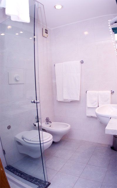 Bagno con doccia