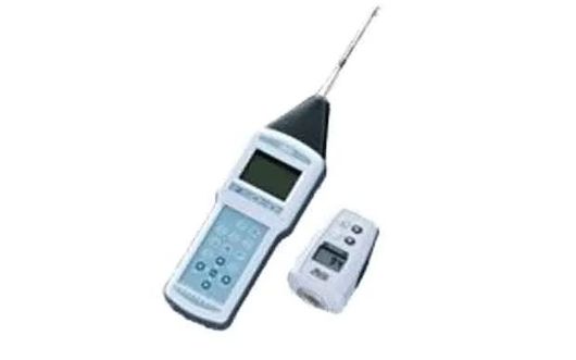 Anemometro digitale portatile giallo e nero con display e sensore di velocità.