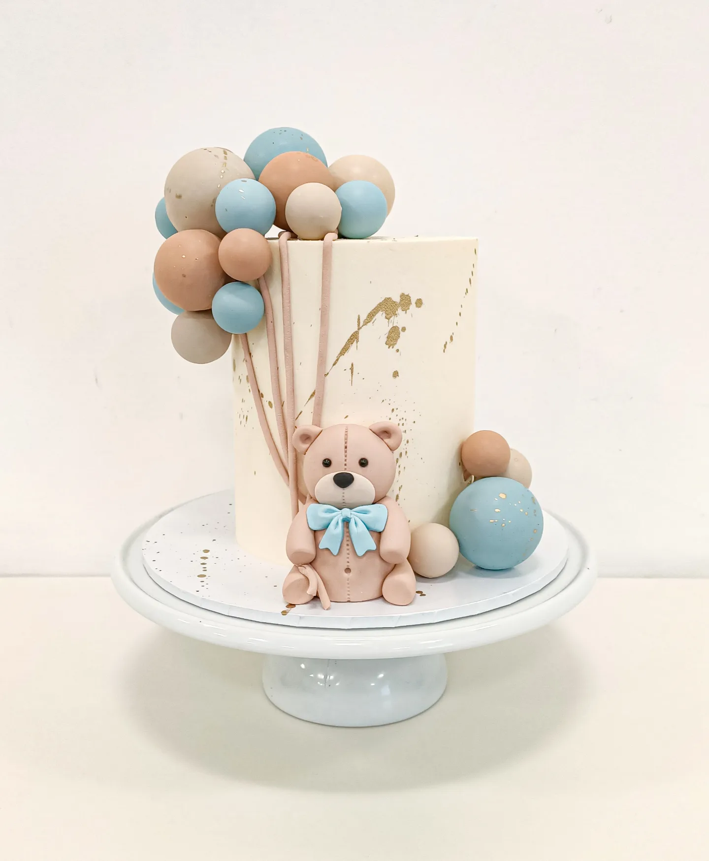 Cute teddy bear cake first birthday Gold Coast