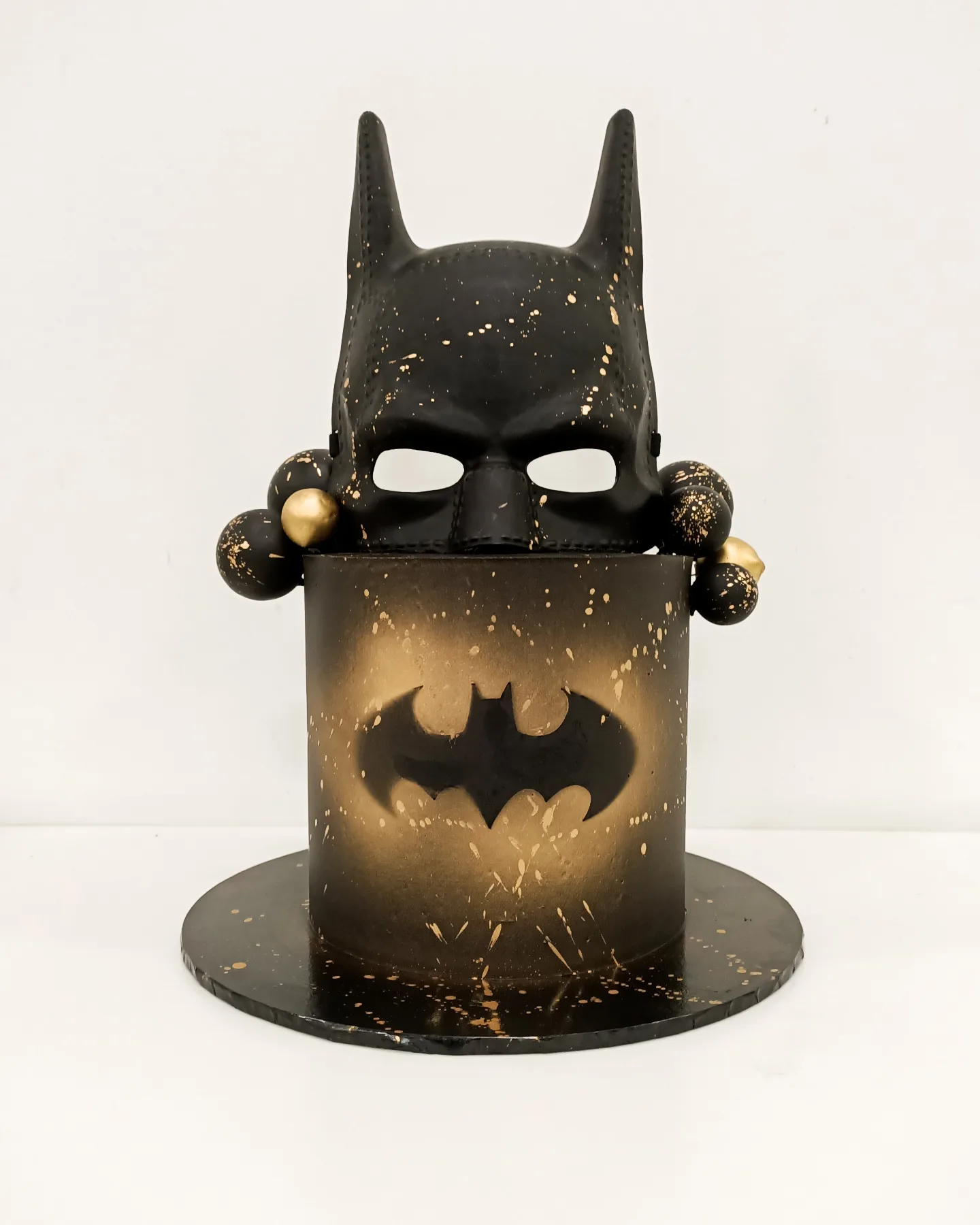 Batman themed kids birthday cake on the Gold Coast