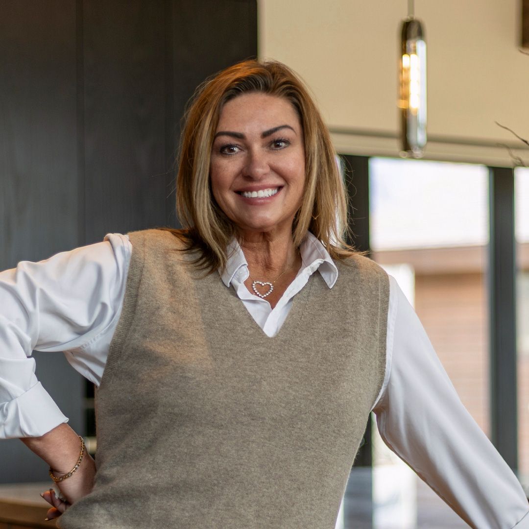 Christi Gallon, Real Estate Specialist.