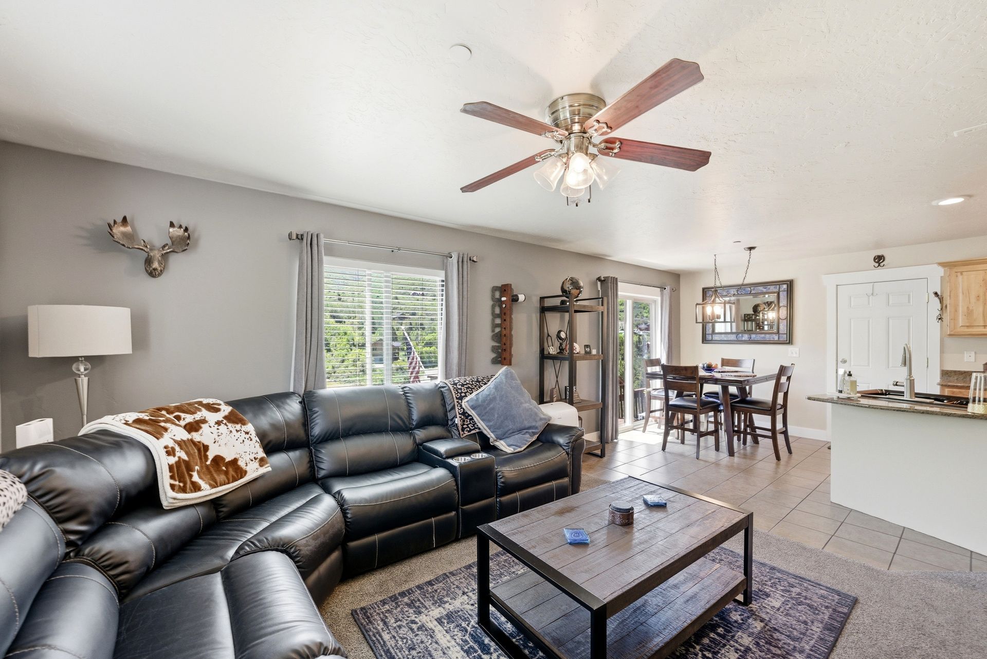 arm and inviting main-level living room in this Timber Lakes mountain retreat.