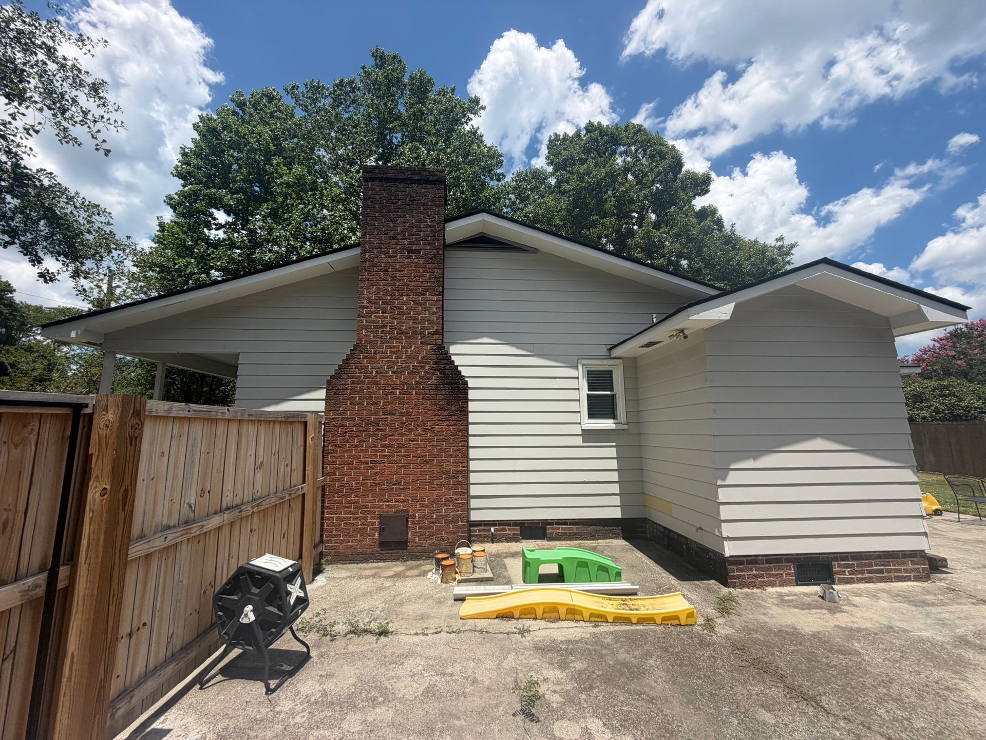 Finished roof replacement, window replacement and siding projects by Charleston Roofs and Windows