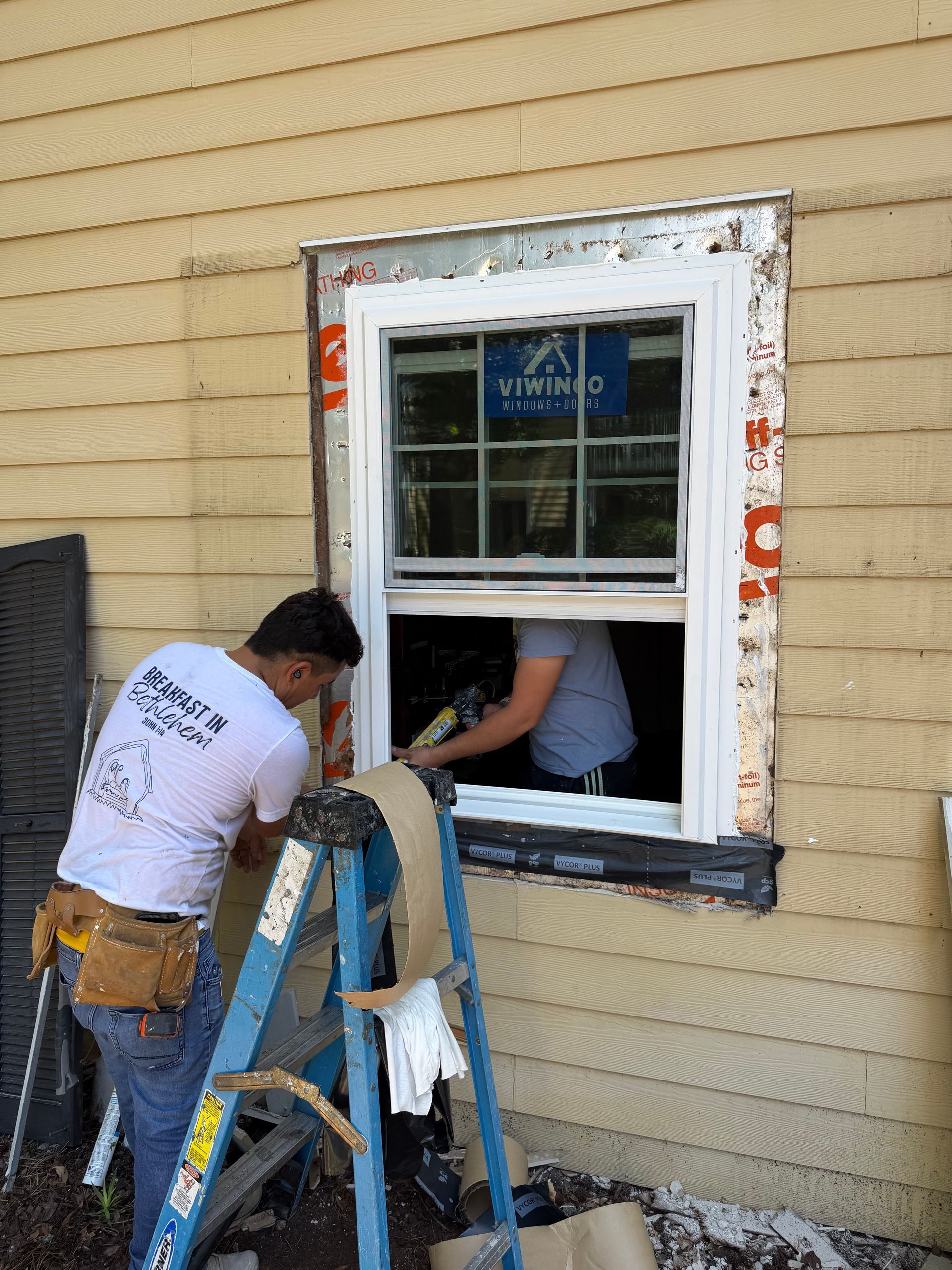 Viwinco Blue Label window installed on a coastal Lowcountry home