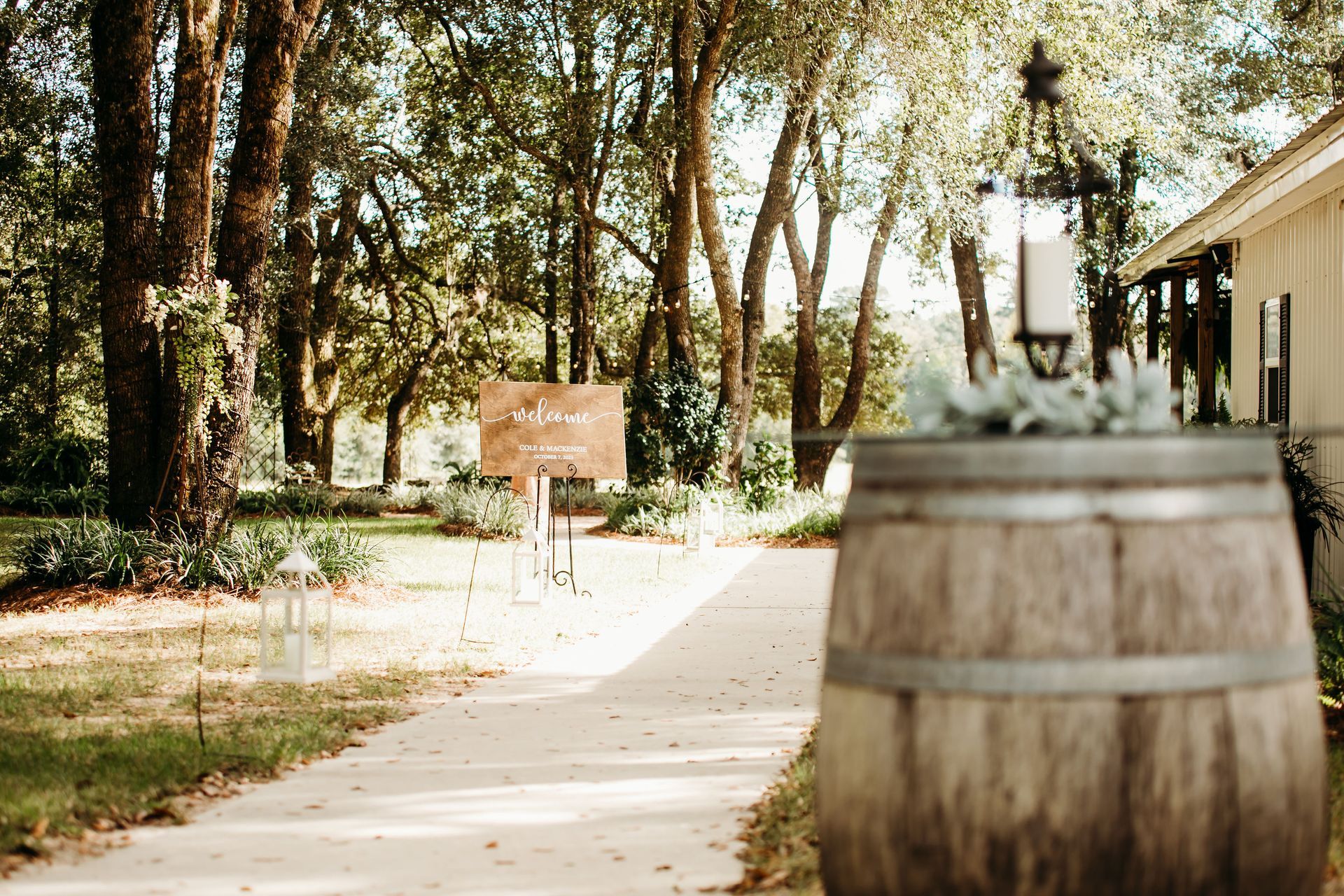 outdoor wedding welcome sign