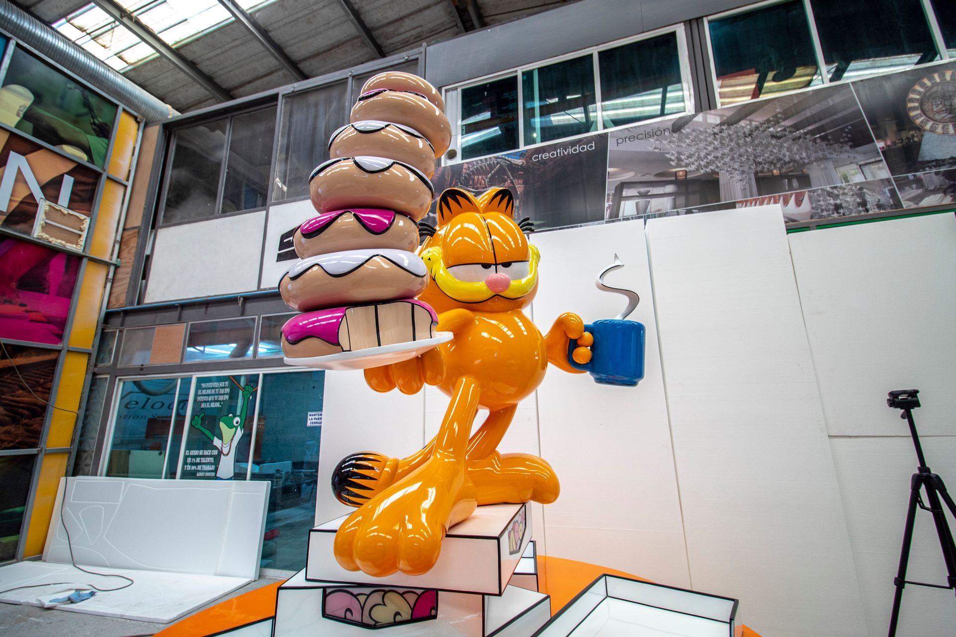 Custom Fiberglass Statues for Theme Parks and Hotels