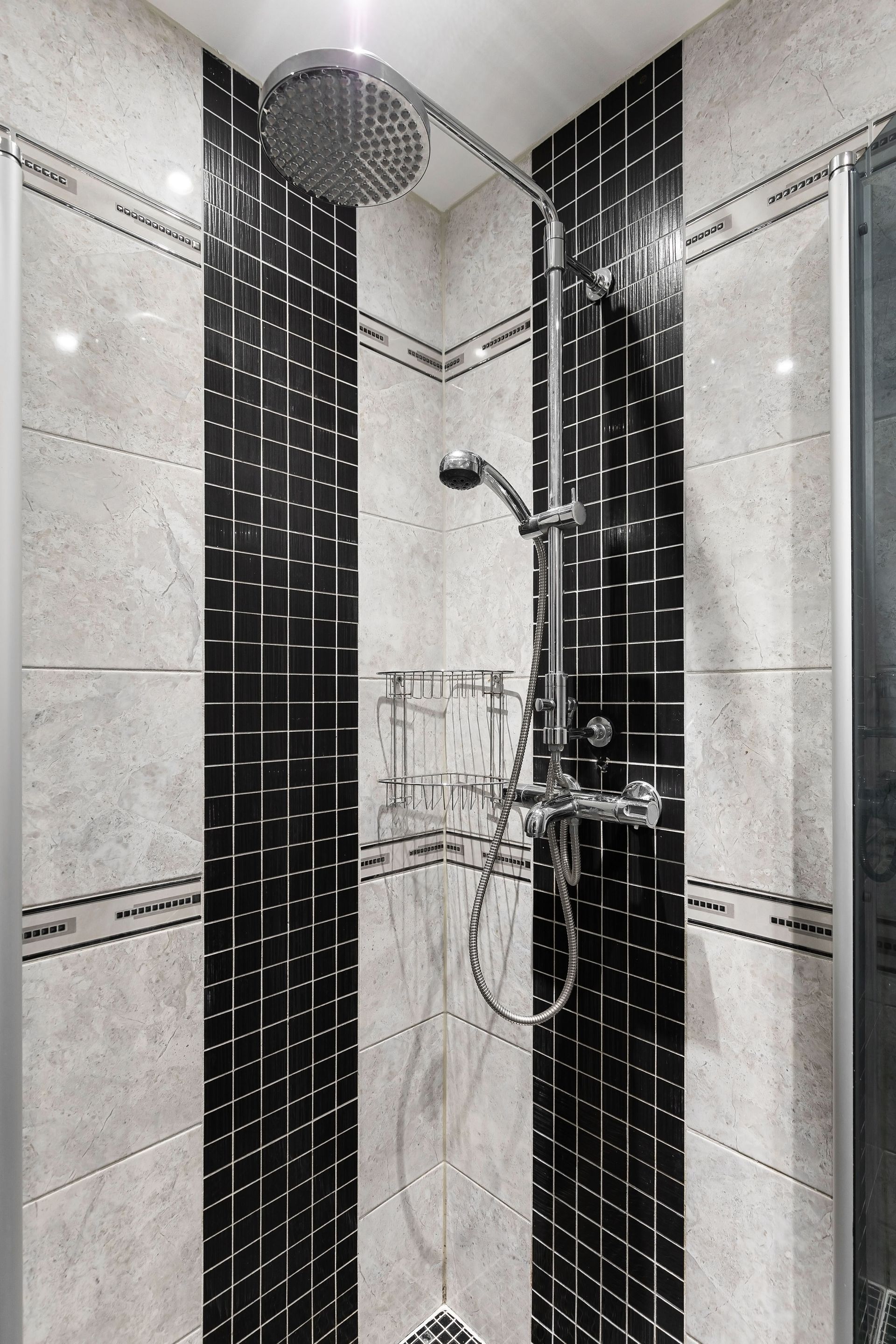 Shower and bathtub plumbing repair in Lee's Summit
