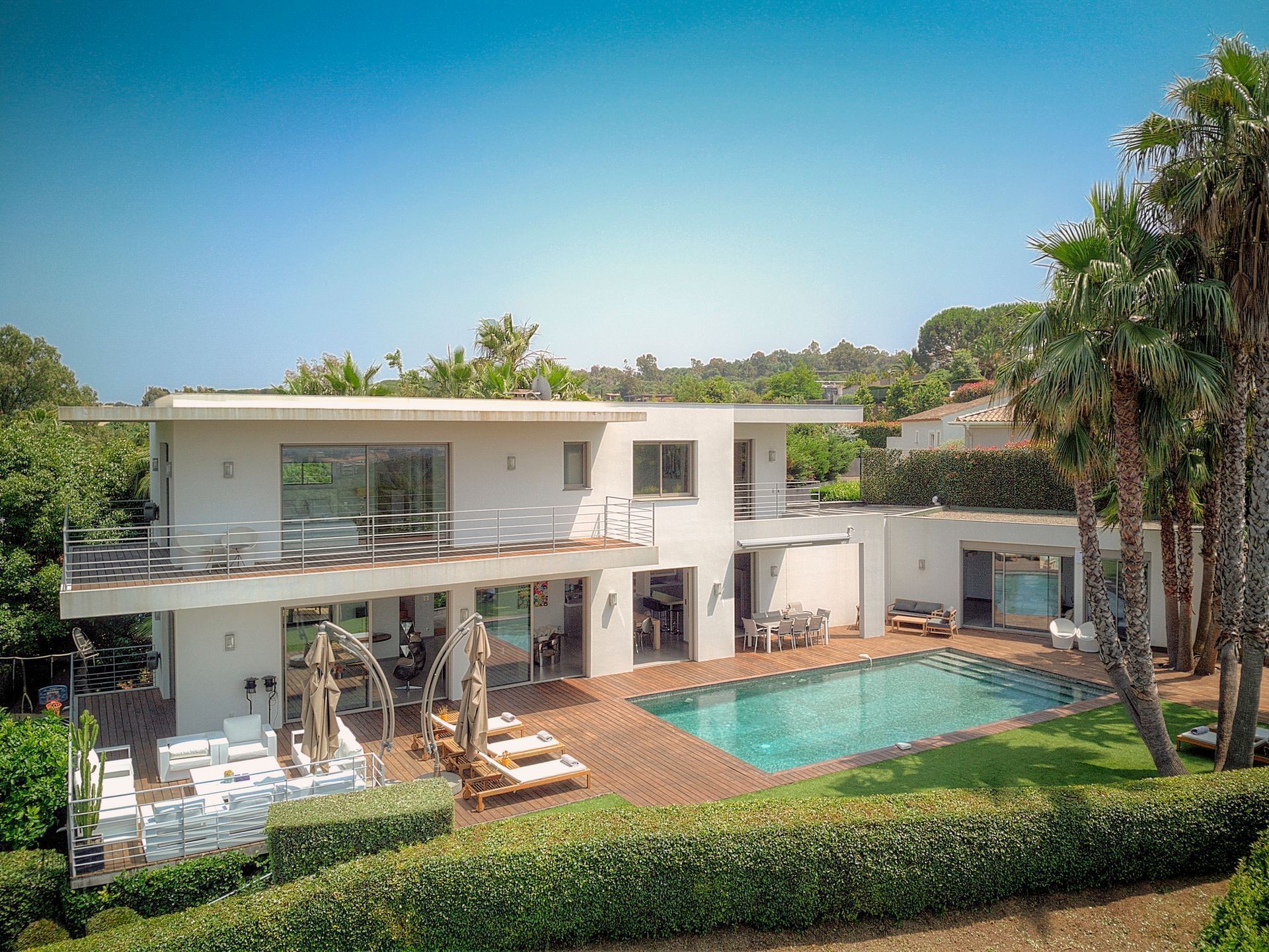 Villa moderne avec piscine et terrasse sur les hauteurs de la Croix des Gardes à Cannes