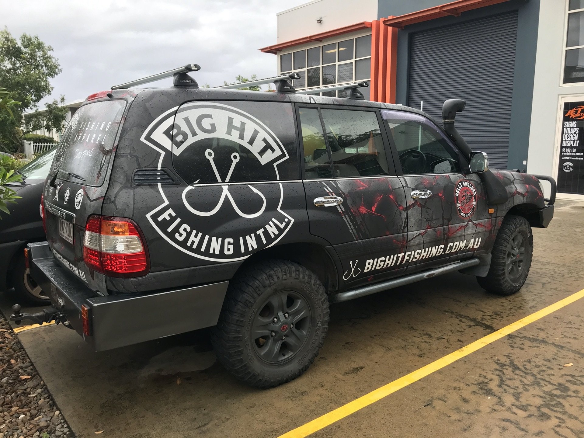 VEHICLE WRAPS & GRAPHICS
