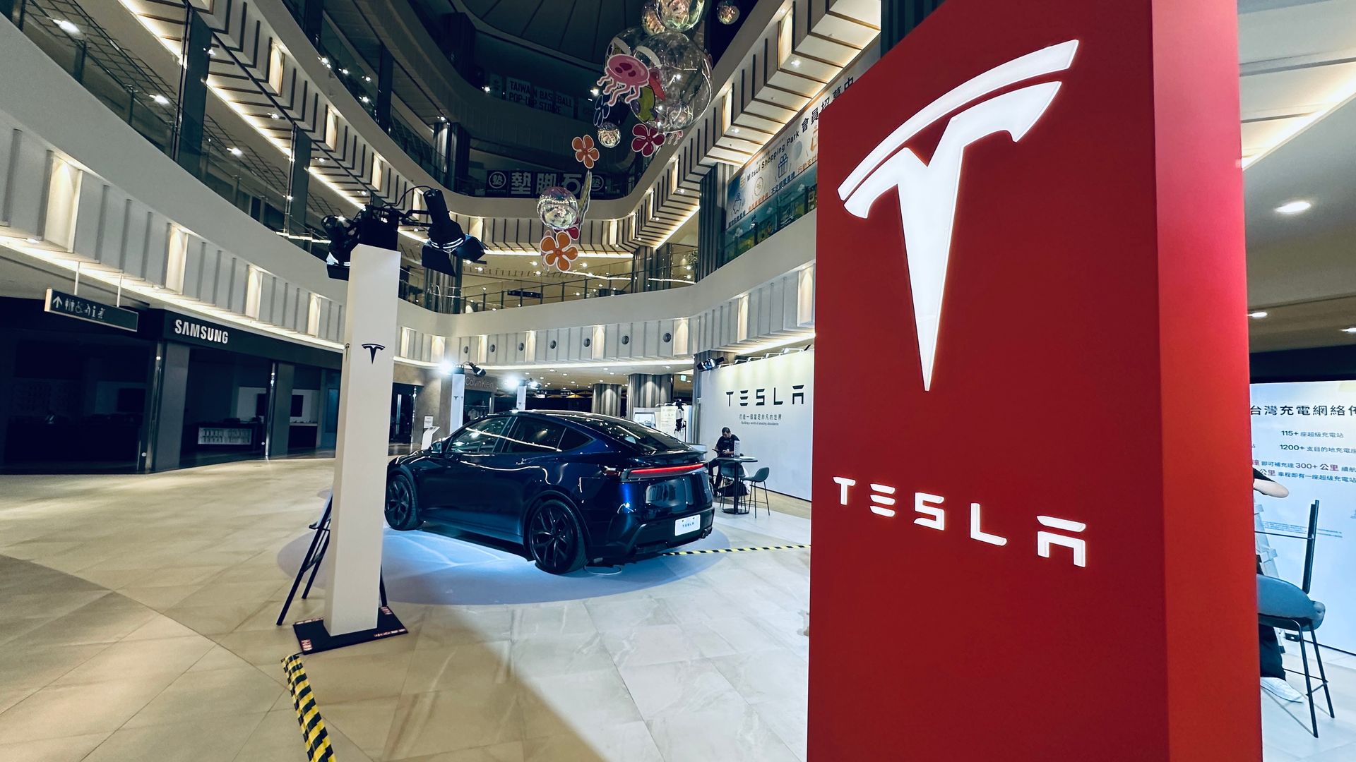 2026  TESLA 體驗快閃店