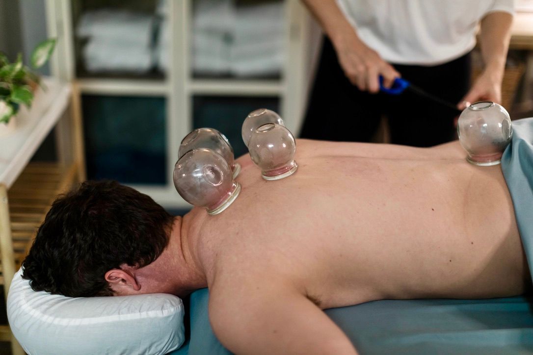 A massage therapist providing massage in Beaverton, Oregon