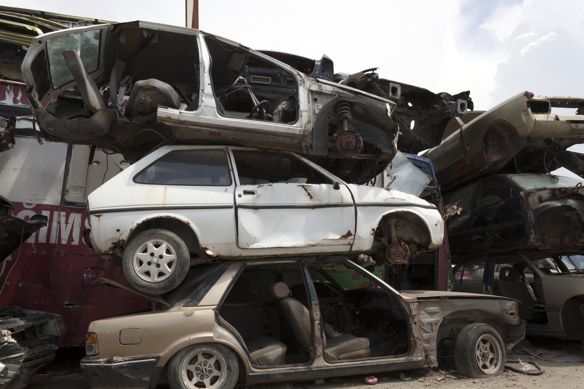 Junk Cars for Cash - Hamilton Township, NJ - Omar & Son Automotive