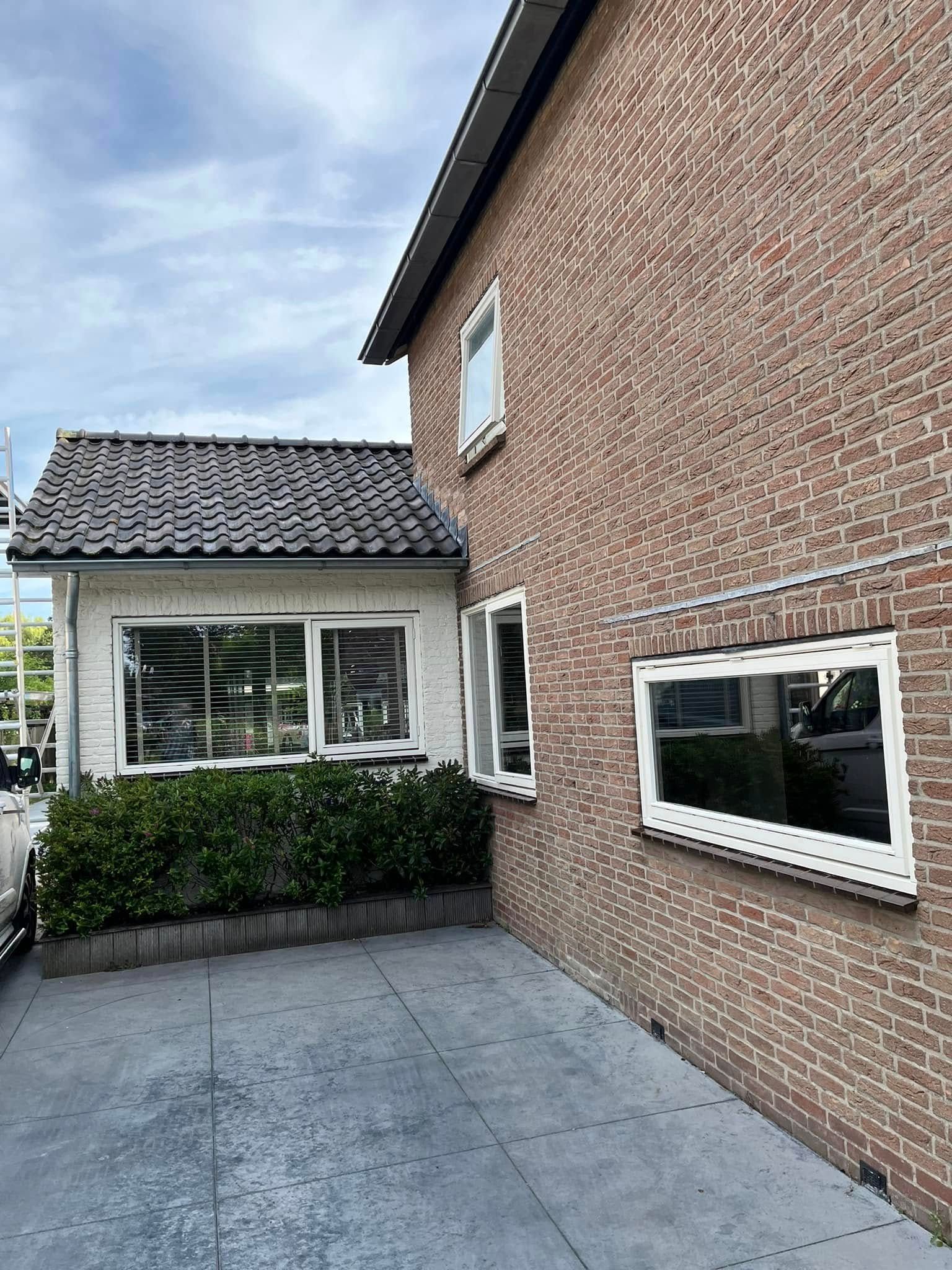 Grote schilders klus en totale kleurtransformatie van woning en grote schuur