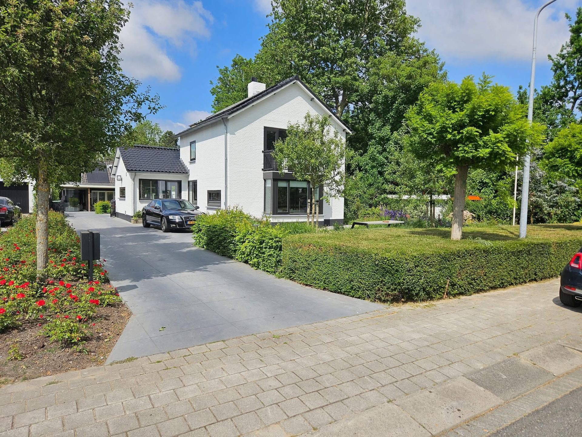 Grote schilders klus en totale kleurtransformatie van woning en grote schuur