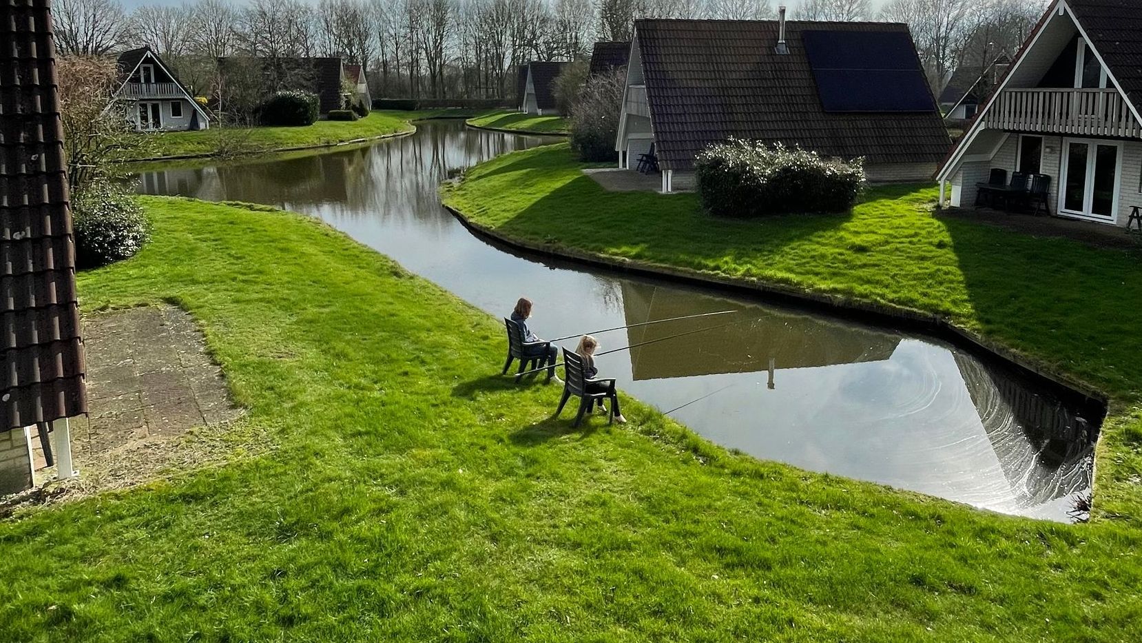 Vakantiehuisje met vissteiger