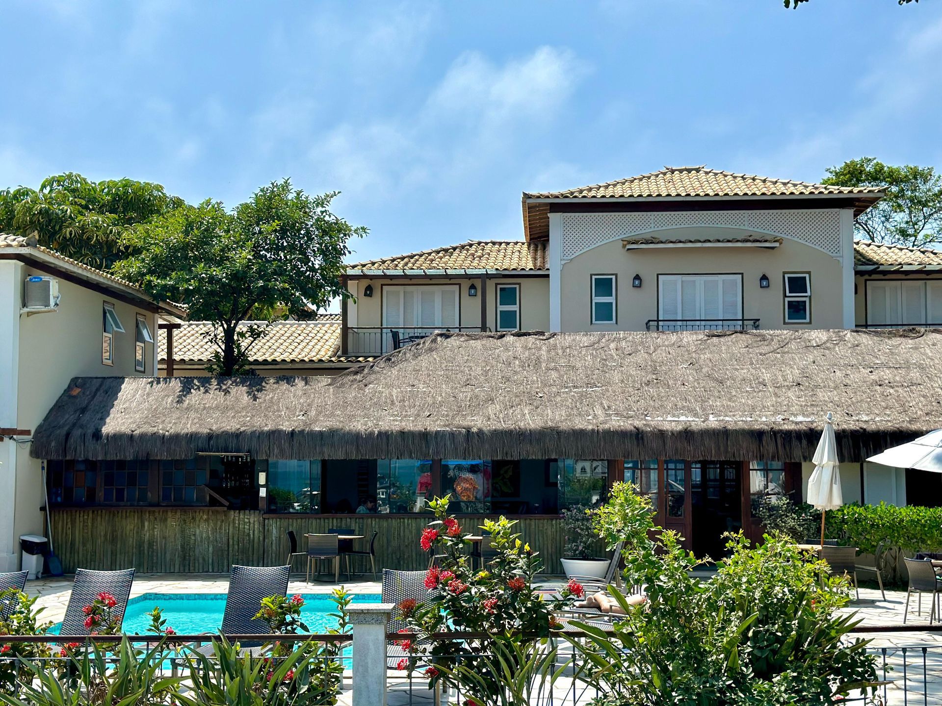 Bar da piscina da Pousada Corsário Búzios