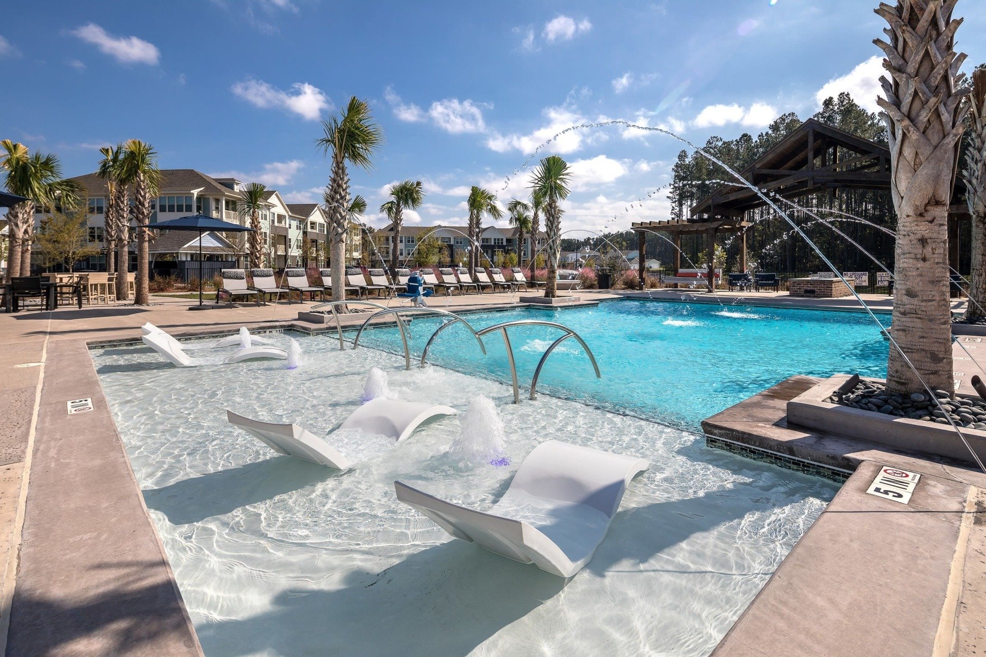 Gallery Apartment Complexes in Downtown Charleston