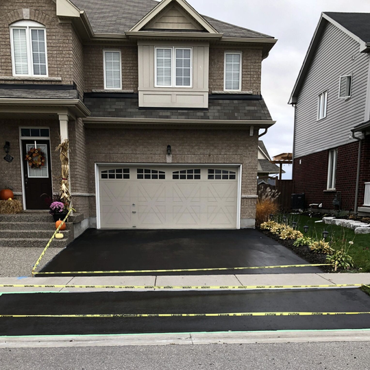 Paving driveway Asphalt paving in Waterloo, Southern Ontario