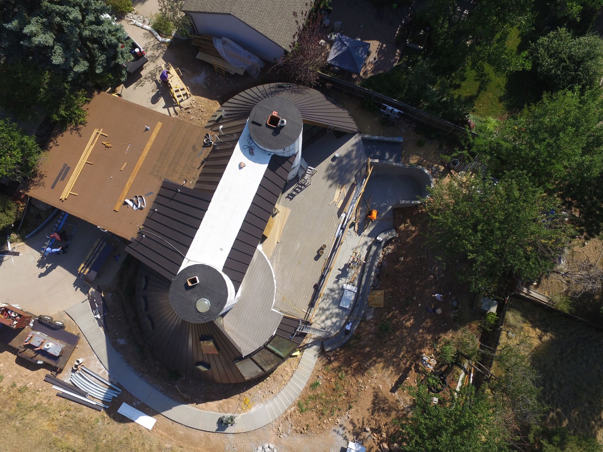 An aerial view of a house that is being built
