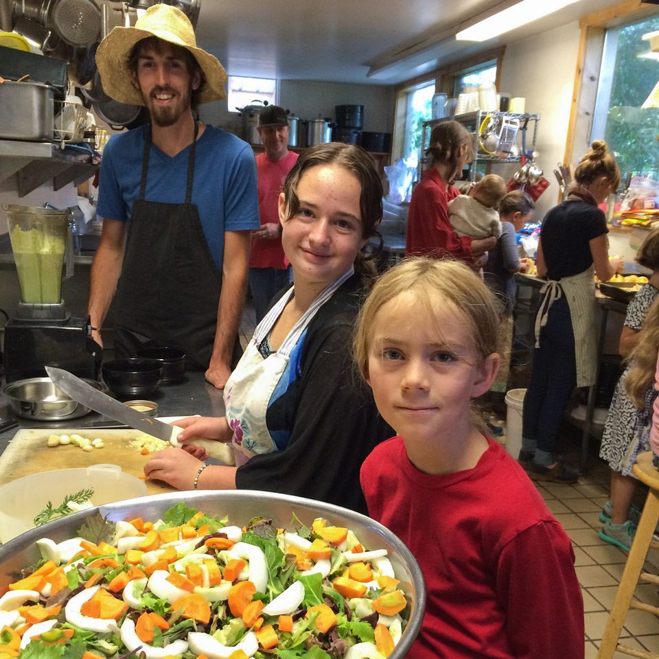 A crew preparing lunch image