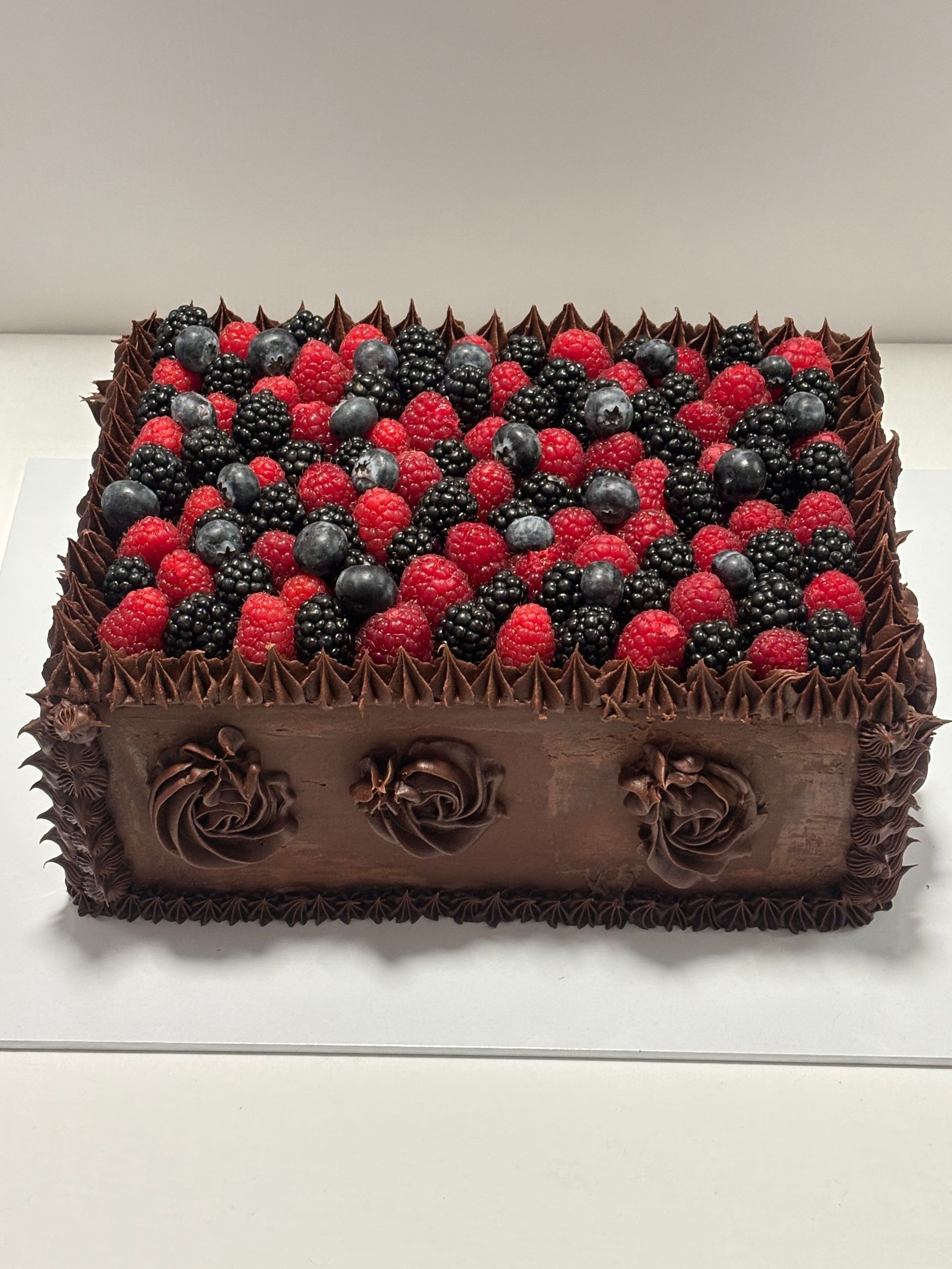 Chocolate & Berry Cake