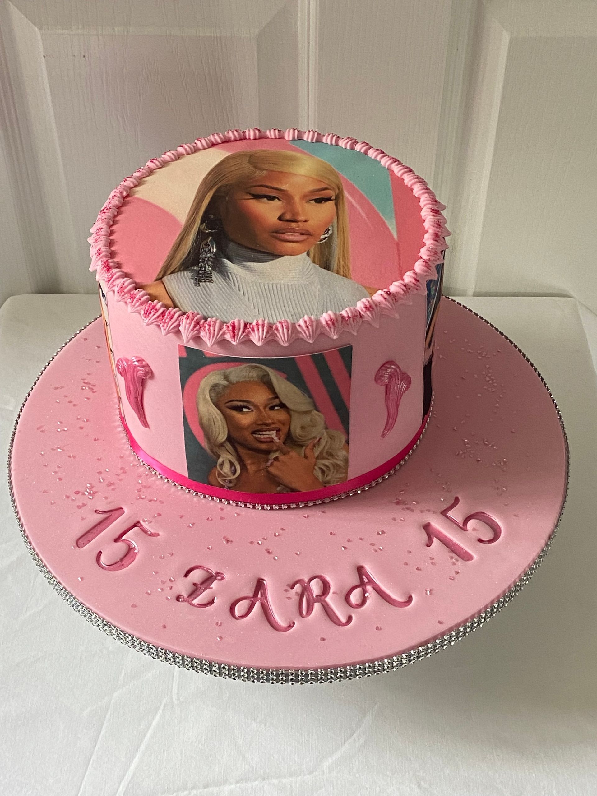 nicki minaj pink cake