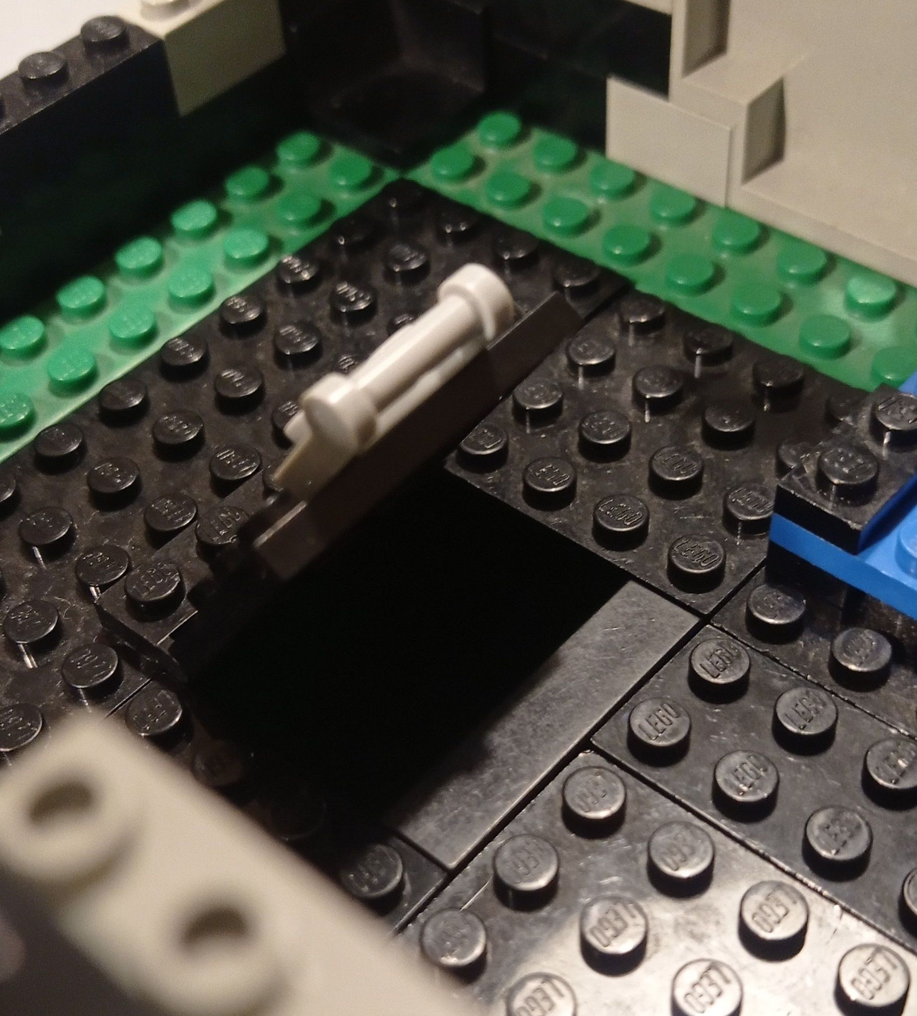 A bunch of lego bricks with the letters lg on them