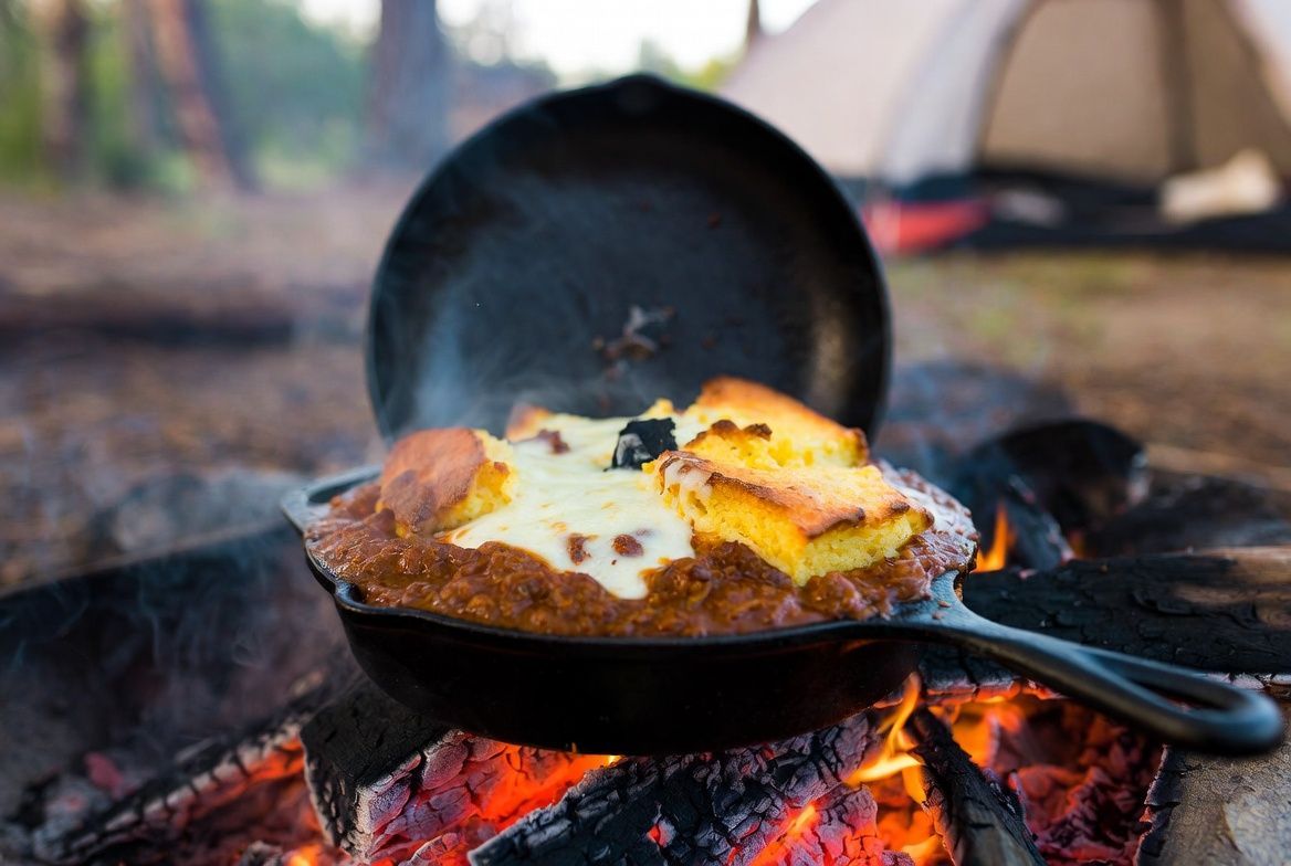 Chili Cornbread Skillet (Open Fire)