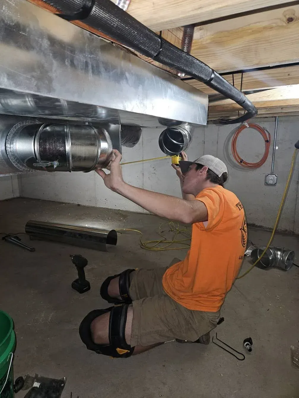 all-season-comfort-llc-gallery-technician