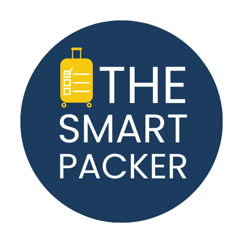 logo with a suitcase for The Smart Packer