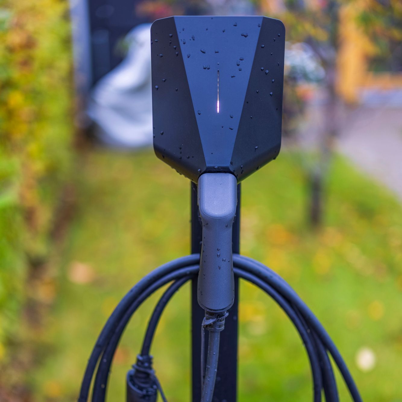 sähköauton latausasema